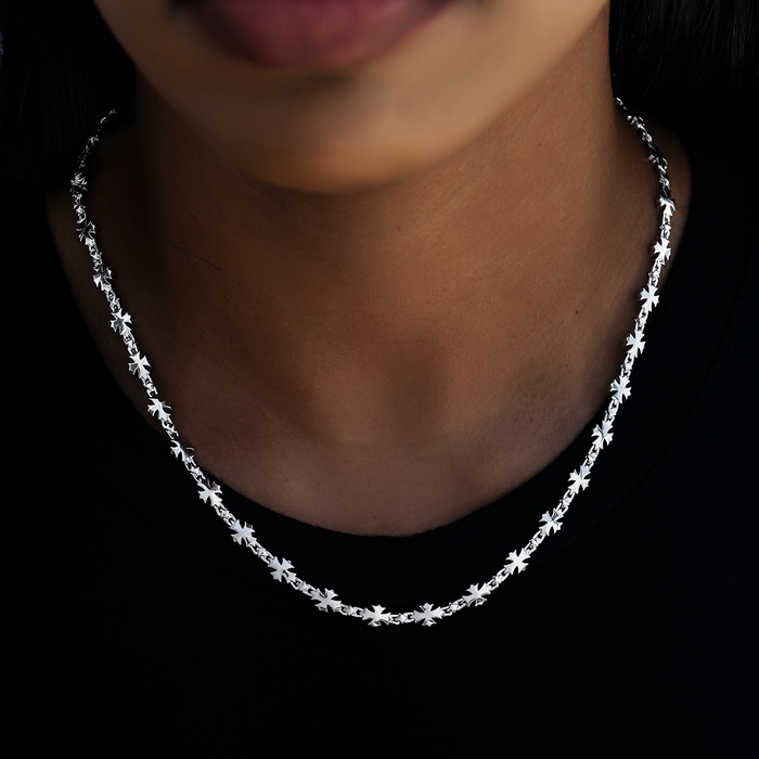 Flared Cross Necklace in White Gold- 5mm