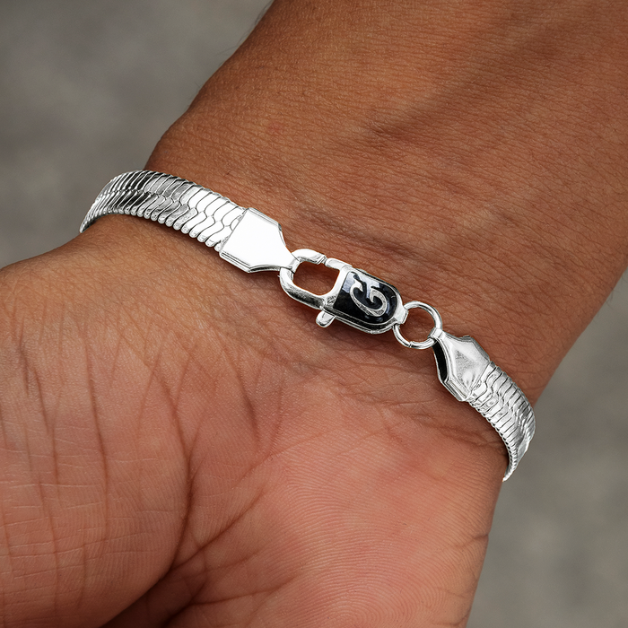 Herringbone Bracelet in White Gold - 8mm