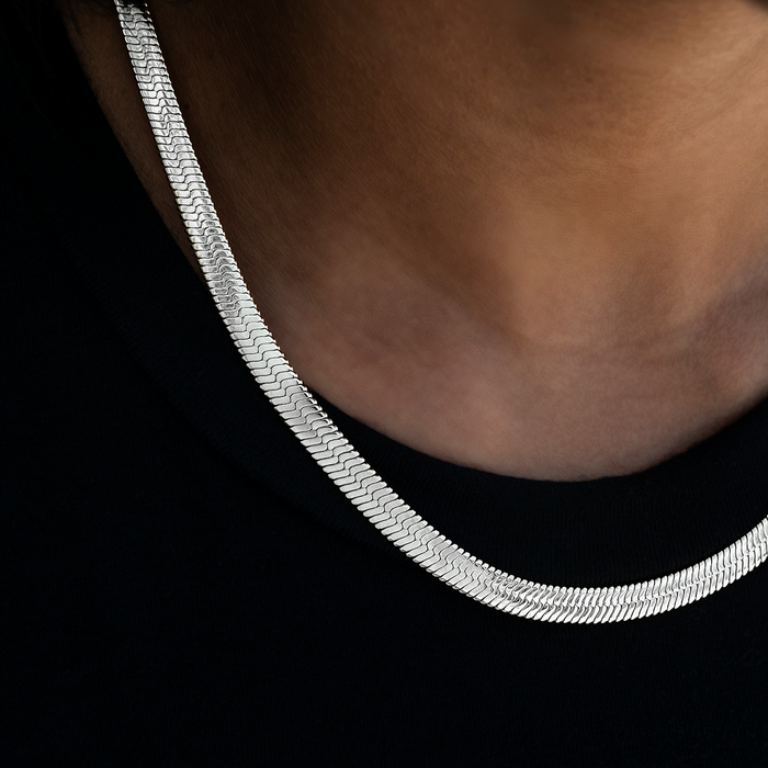Herringbone Necklace in White Gold- 8mm