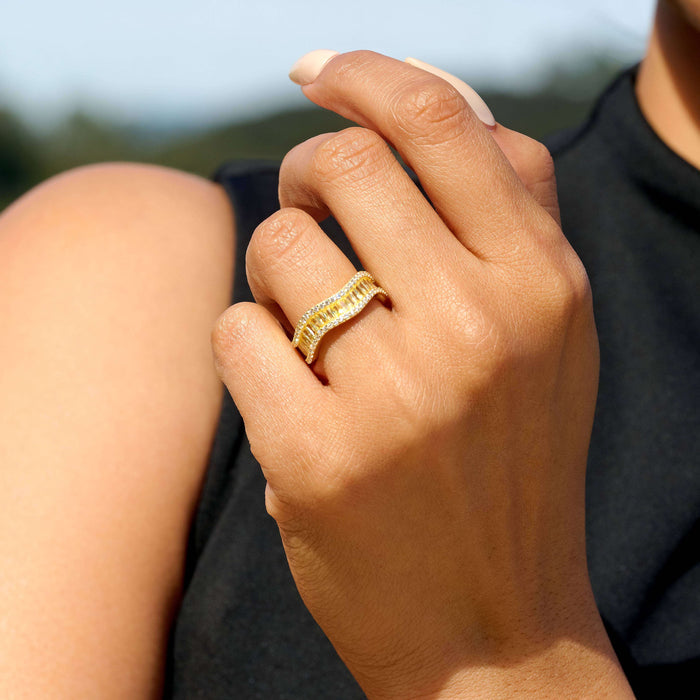 Iced Curve Ring in Yellow Gold Vermeil