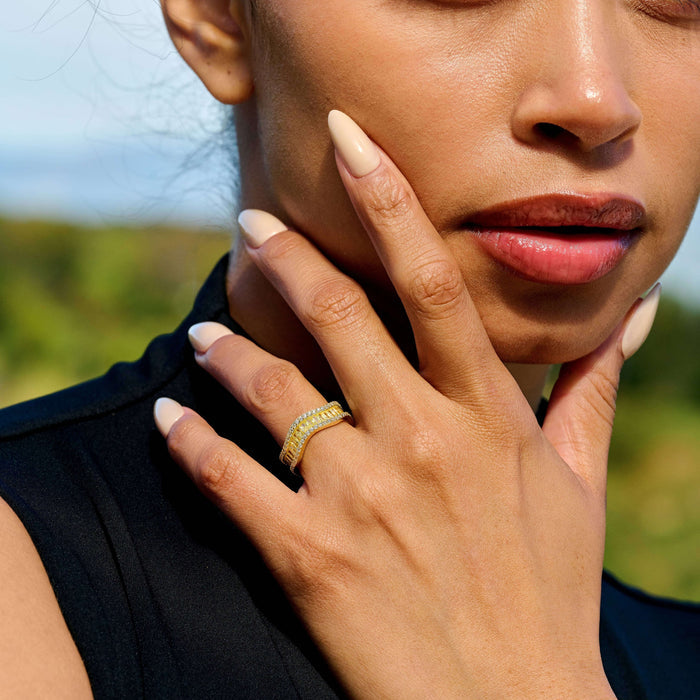 Iced Curve Ring in Yellow Gold Vermeil