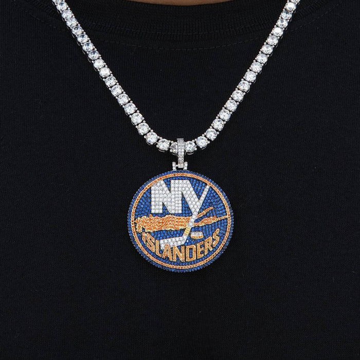 New York Islanders Official NHL Logo Pendant in White Gold