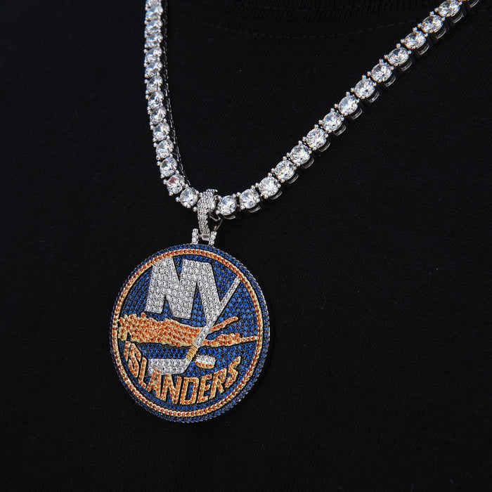 New York Islanders Official NHL Logo Pendant in White Gold
