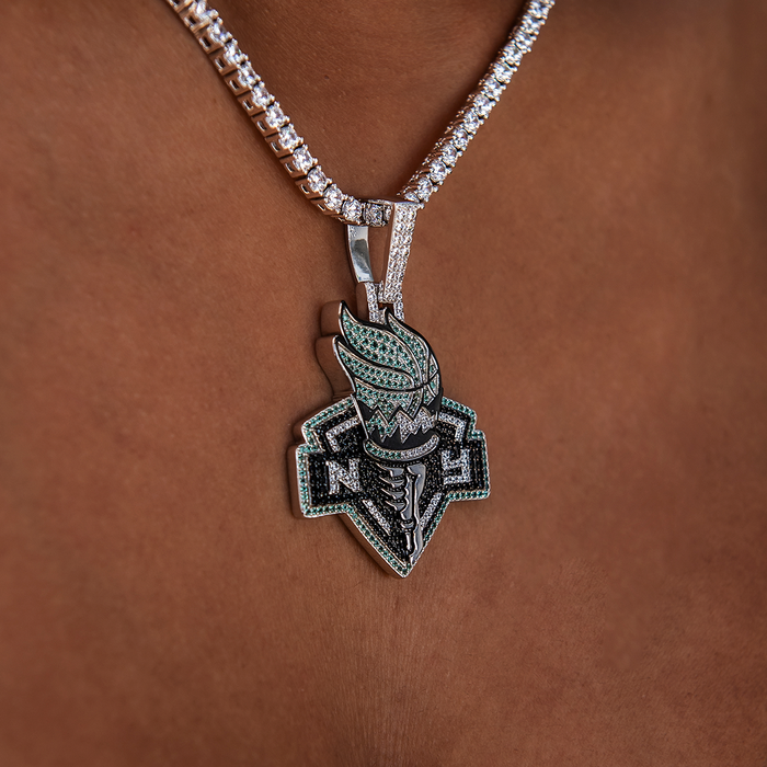 New York Liberty Official WNBA Logo Pendant in White Gold