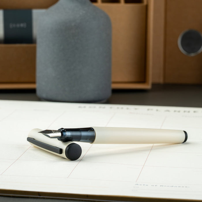 Pilot Explorer Fountain Pen - Matte Ivory - Pen Boutique Ltd