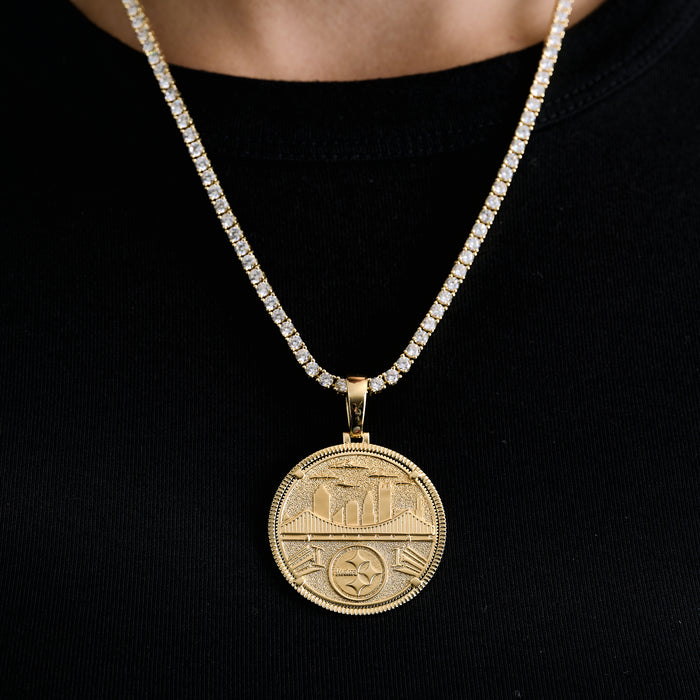 Pittsburgh Steelers Official NFL Coin Pendant in Yellow Gold