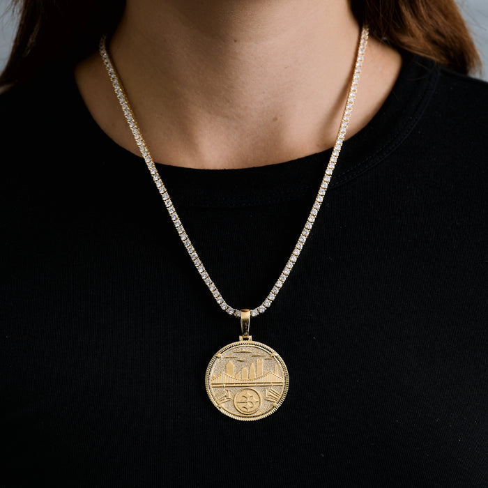 Pittsburgh Steelers Official NFL Coin Pendant in Yellow Gold