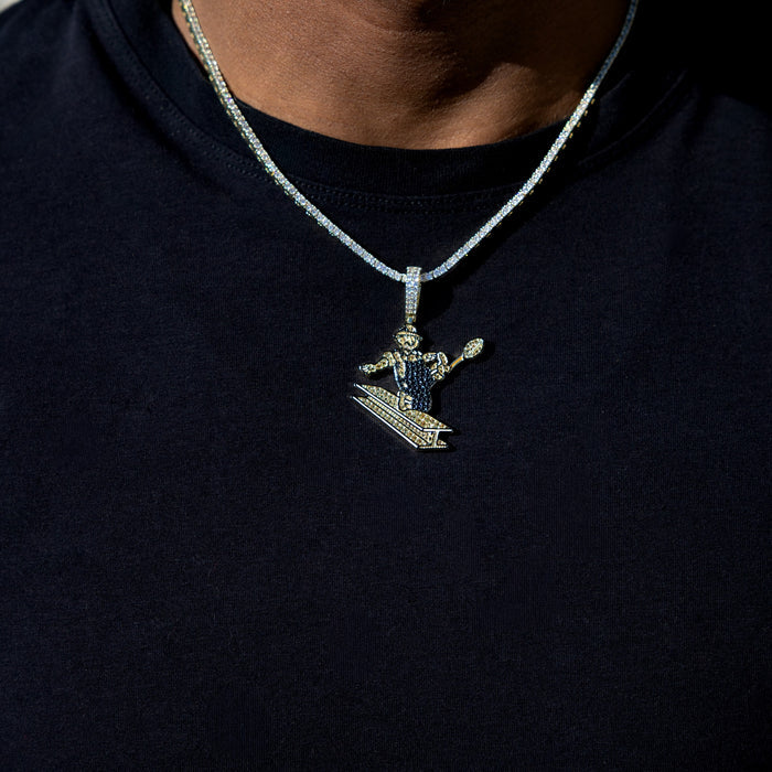 Pittsburgh Steelers Official NFL Vintage Logo Pendant in Yellow Gold
