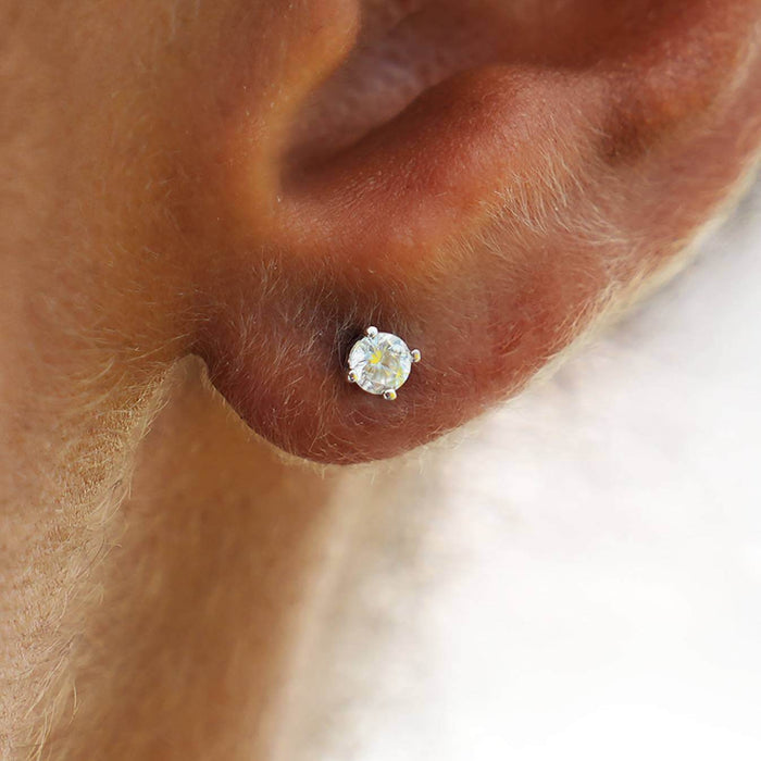 Round Cut Stud Earring in White Gold - 3MM