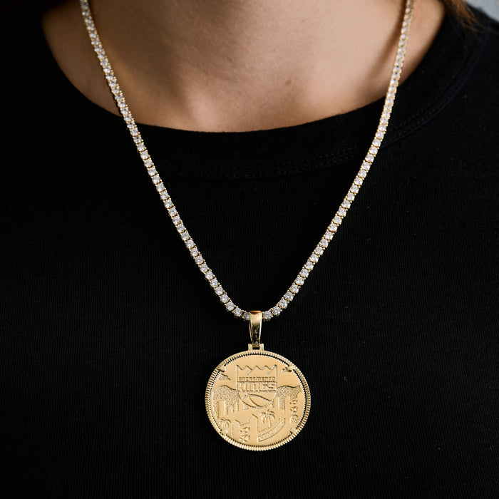 Sacramento Kings Official NBA Coin Pendant in Yellow Gold