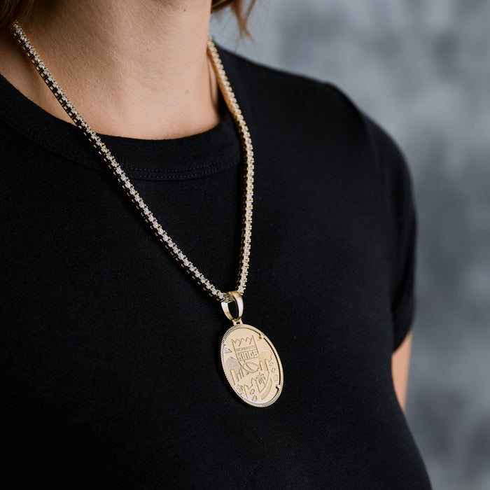 Sacramento Kings Official NBA Coin Pendant in Yellow Gold