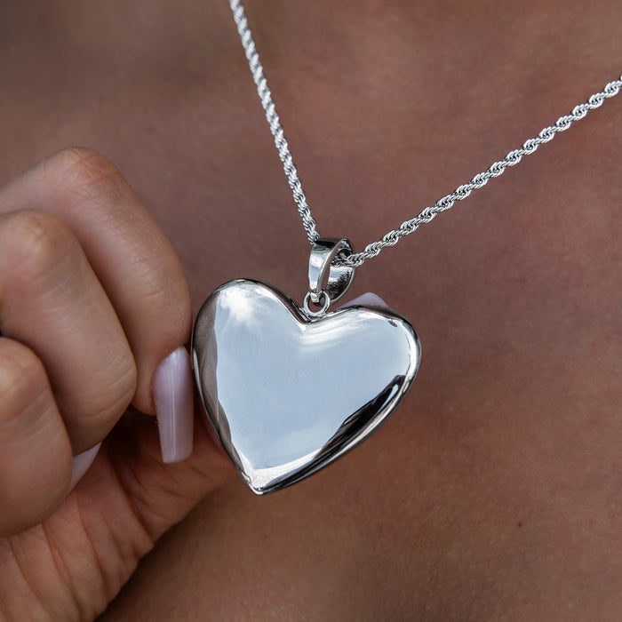 Simple Heart Pendant in White Gold