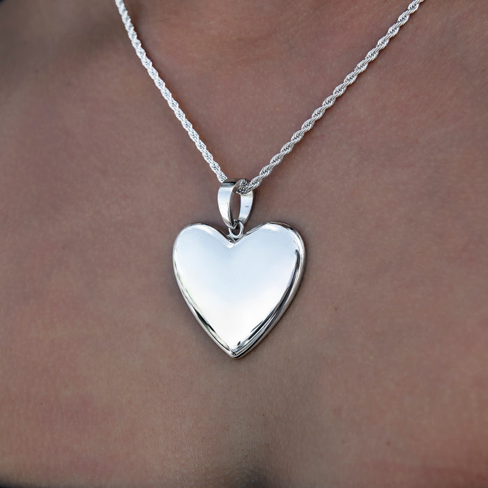 Simple Heart Pendant in White Gold