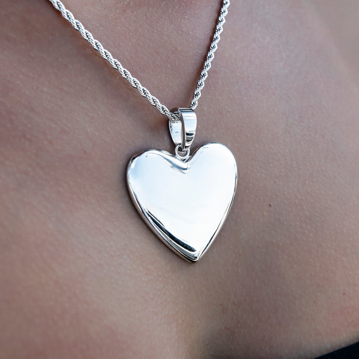 Simple Heart Pendant in White Gold