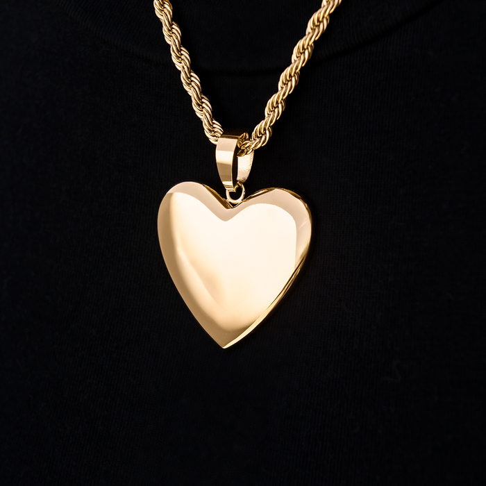 Simple Heart Pendant in Yellow Gold
