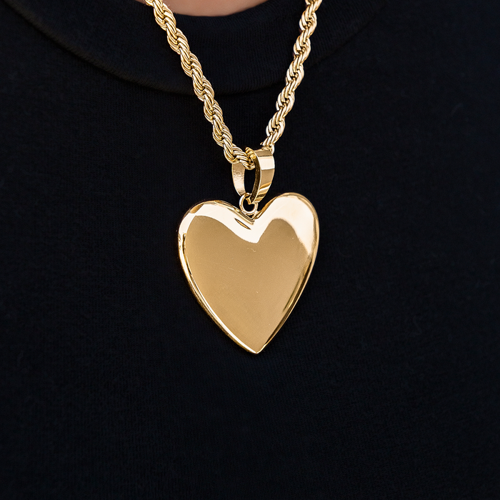 Simple Heart Pendant in Yellow Gold